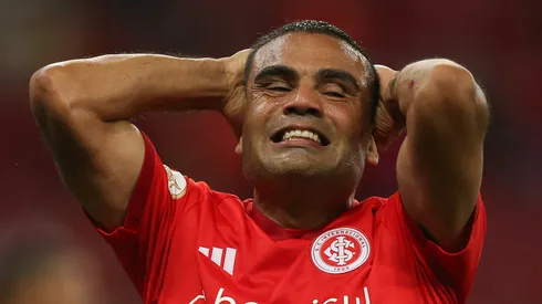 Gabriel Mercado jogador do Internacional lamenta durante partida contra o America-MG no estadio Beira-Rio pelo campeonato Brasileiro A 2023. Foto: Giancarlo Santorum/AGIF