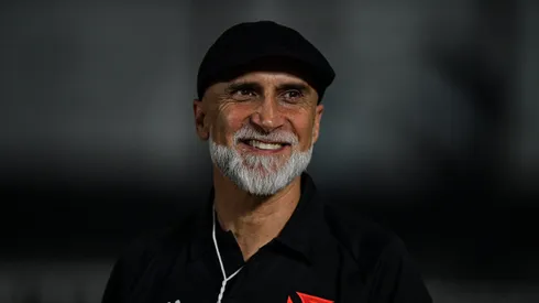 Álvaro Pacheco pode ganhar reforço no Vasco.