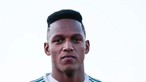 Yerry Mina, pelo Palmeiras.