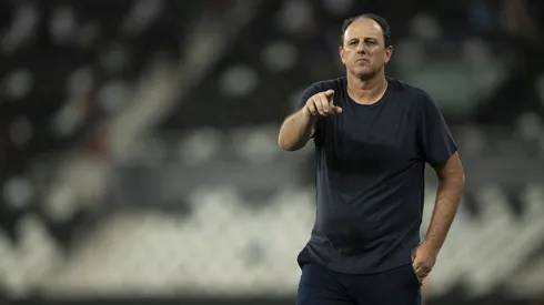Rogério Ceni terá dor de cabeça para montar o time – Foto: Jorge Rodrigues/AGIF
