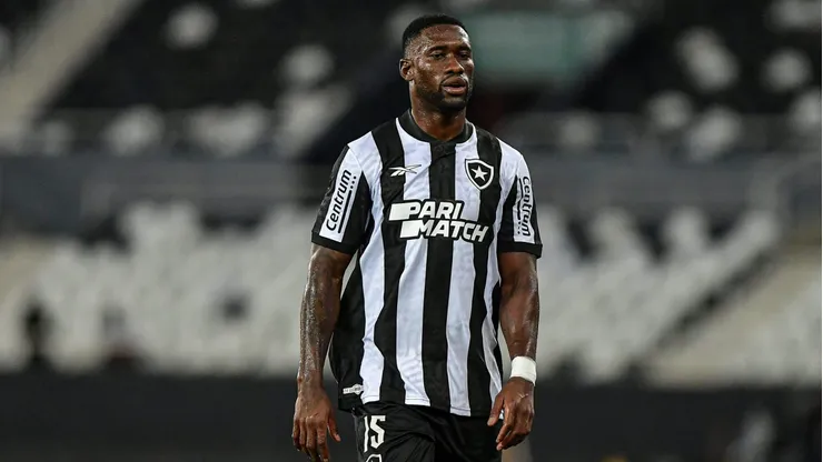 A torcida do Botafogo tem uma proximidade com Bastos.