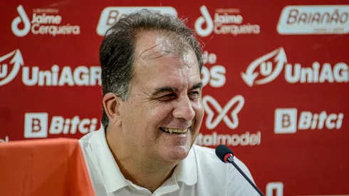 Foto: Victor Ferreira/EC Vitória – Presidente do Vitória durante entrevista coletiva.