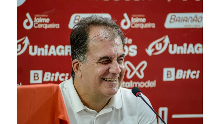 Foto: Victor Ferreira/EC Vitória - Presidente do Vitória durante entrevista coletiva.