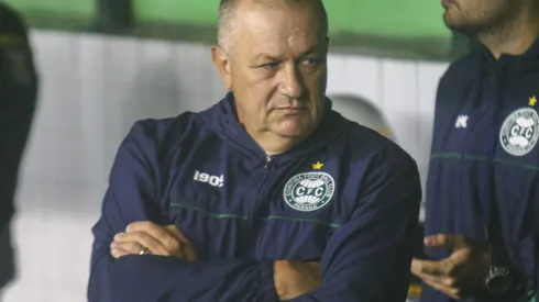 James Freitas durante confronto contra o Guarani na Série B do Campeonato Brasileiro.