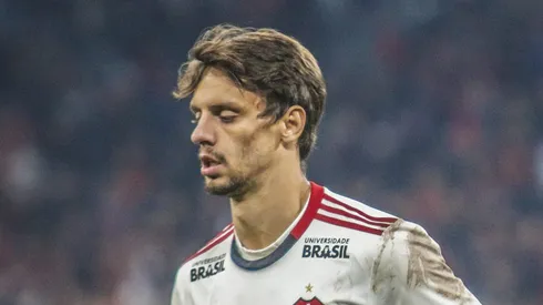 Rodrigo Caio pelo seu último clube, o Flamengo