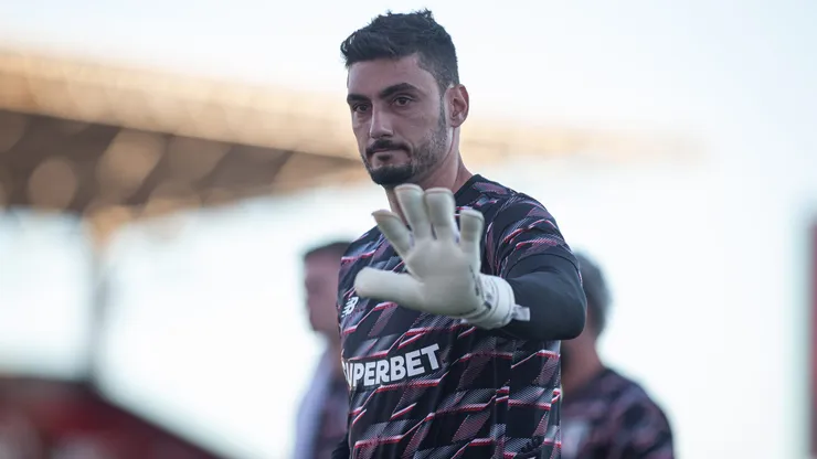 Rafael goleiro do São Paulo durante partida contra o Atletico-GO no estadio Antonio Accioly pelo campeonato Brasileiro A 2024.