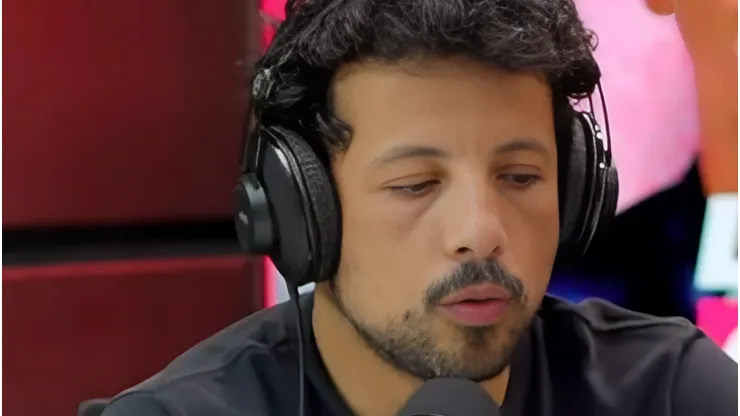 André Hernan apontou que dúvida é apenas se Alex Sandro retornará ao Brasil. Foto: Reprodução Canal André Hernan