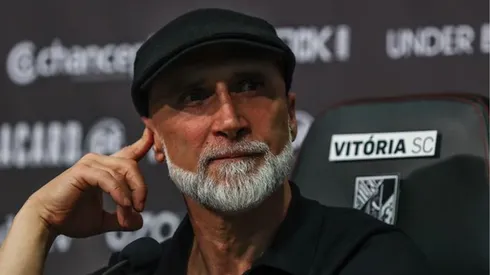 Álvaro Pacheco deve chegar ao Vasco em breve – Foto: Divulgação/Vitoria de Guimarães