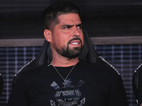 António Oliveira vê desequilíbrio quando Garro e Coronado atuam juntos no Corinthians