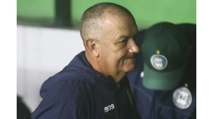 James Freitas durante confronto contra o Guarani na Série B. Interino comentou sobre possível efetivação.
