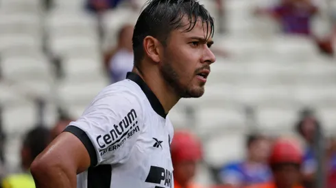 Romero e Diego Hernández ficaram de fora da viagem para Lima, no Peru.