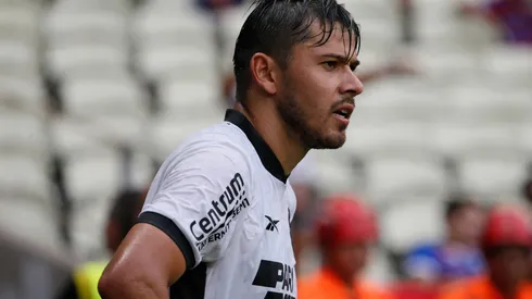 Óscar Romero vinha sendo um dos destaques do Botafogo – Foto: Baggio Rodrigues/AGIF