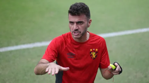 Mariano Soso tecnico do Sport durante treino no CT do clube em Paulista (PE), nesta sexta-feira (16). A equipe se prepara para enfrentar o Porto pelo campeonato pernambucano. Marlon Costa/AGIF