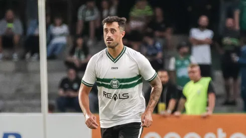 Maurício Antônio atuando no Coritiba – Foto: Robson Mafra/AGIF