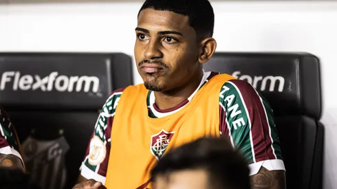John Kennedy durante confronto contra o Santos no Campeonato Brasileiro de 2023. Foto: Abner Dourado/AGIF