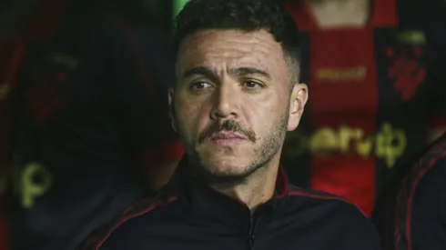 Mariano Soso durante confronto contra o Coritiba na Série B de 2024.