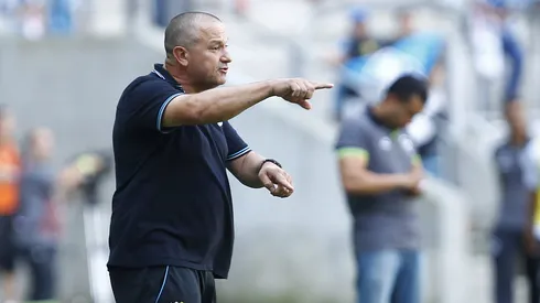 James Freitas em sua passagem pelo Grêmio durante confronto contra o Botafogo.