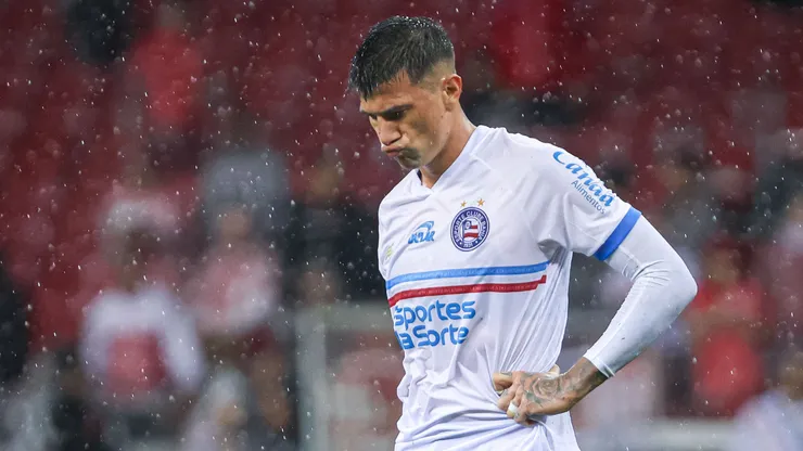 Victor Cuesta deve ganhar mais uma chance entre os titulares - Foto: Maxi Franzoi/AGIF