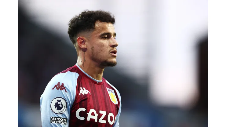 Coutinho durante confronto contra o Liverpool em 2022 na Premier League. Jogador pode voltar ao futebol brasileiro.