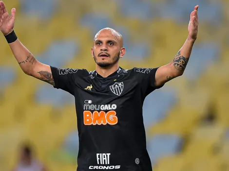 Fábio Santos diz que Milito está 'encantando' no Atlético-MG
