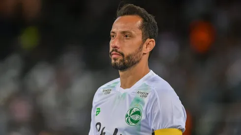 Nene jogador do Juventude durante partida contra o Botafogo no estadio Engenhao pelo campeonato Brasileiro A 2024. Meia quer paralisação do Brasileiro. Foto: Thiago Ribeiro/AGIF