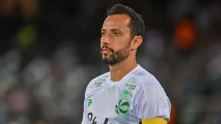 Nene jogador do Juventude durante partida contra o Botafogo no estadio Engenhao pelo campeonato Brasileiro A 2024. Meia quer paralisação do Brasileiro. Foto: Thiago Ribeiro/AGIF