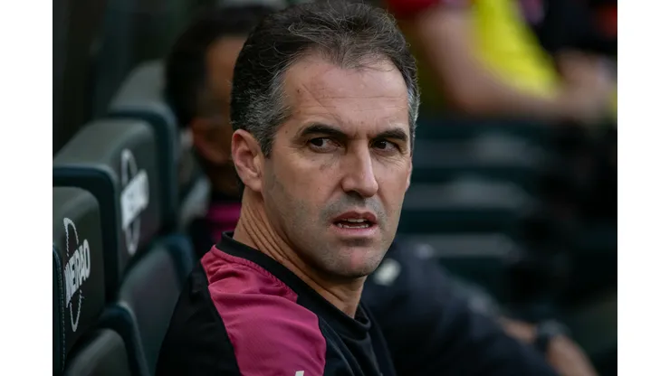 Leo Conde tecnico do Vitoria durante partida contra o Cruzeiro no estadio Mineirao pelo campeonato Brasileiro A 2024. Fernando Moreno/AGIF