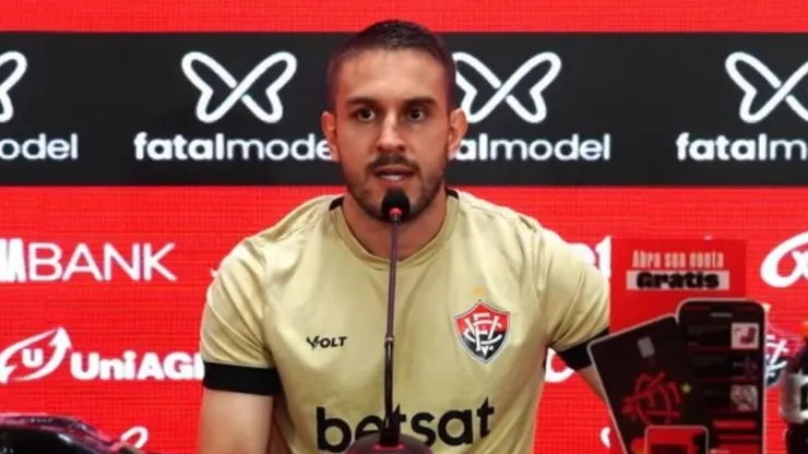 Bruno Uvini, zagueiro do Vitória. Reprodução TV Vitória/ EC Vitória