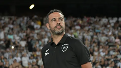 Artur Jorge tecnico do Botafogo durante partida contra o Bahia no estadio Engenhao pelo campeonato Brasileiro A 2024.
