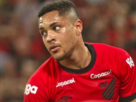 Informação sobre Vitor Roque 'ferve' no Athletico-PR