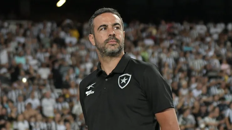 Artur Jorge faz um bom trabalho no Botafogo.