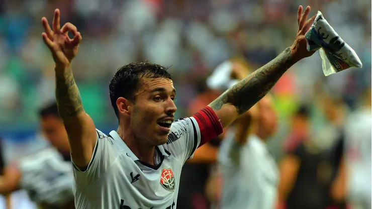 Zeca, jogador do Vitoria durante partida contra o Bahia no estadio Arena Fonte Nova pelo campeonato Baiano 2024. Walmir Cirne/AGIF