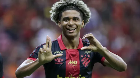Pedro Lima jogador do Sport comemora seu gol durante partida contra o Treze no estadio Arena Pernambuco pelo campeonato Copa Do Nordeste 2024. Rafael Vieira/AGIF