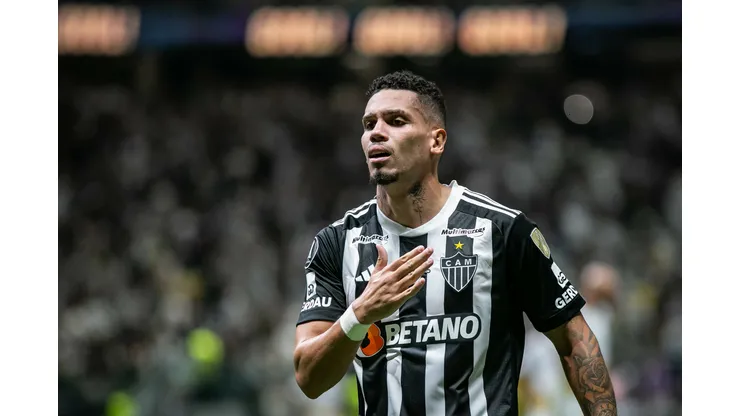 Paulinho durante confronto contra o Rosário Central na Libertadores de 2024.