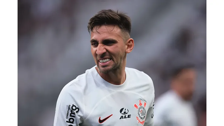Gustavo Silva jogador do Corinthians durante partida contra o Fluminense no estádio Arena Corinthians pelo campeonato Brasileiro A 2024. Atacante é criticado na web. Foto: Ettore Chiereguini/AGIF