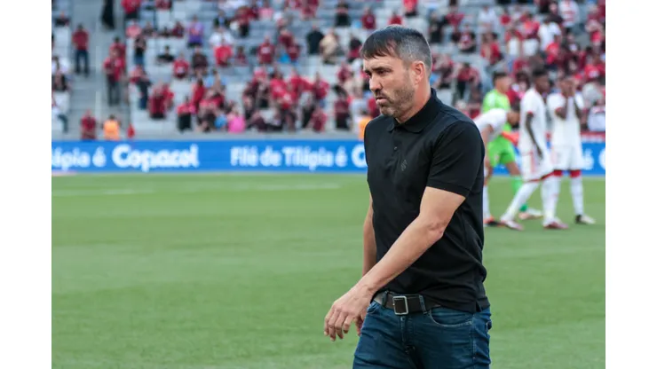 Eduardo Coudet comanda o Inter há duas temporadas - Foto: Robson Mafra/AGIF