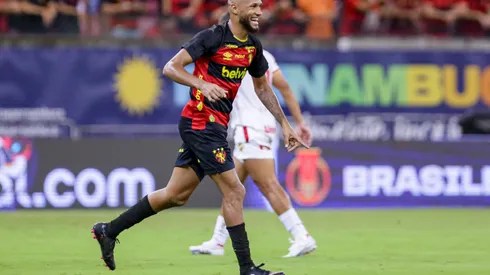 Gustavo Coutinho chegou a três gols na Série B – Foto: Rafael Vieira/AGIF