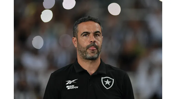 Artur Jorge vem construindo bons números - Foto: Thiago Ribeiro/AGIF