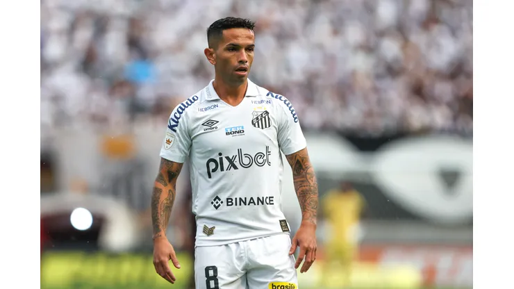 Santos encaminha acordo por dívida envolvendo Carabajal. Foto: Marcello Zambrana/AGIF