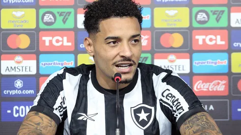 Foto: Vitor Silva/Botafogo – Gregore durante entrevista coletiva no Botafogo.