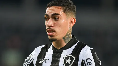 Hugo durante confronto conra o Universitário na Libertadores.