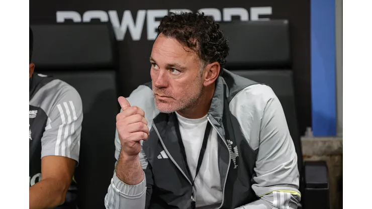Milito pede novo centroavante. Foto: Gilson Lobo/AGIF