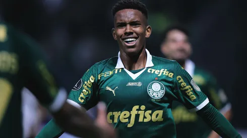 SP – SAO PAULO – 11/04/2024 – COPA LIBERTADORES 2024, PALMEIRAS X LIVERPOOL – URU – Estevao jogador do Palmeiras comemora seu gol durante partida contra o Liverpool – URU no estadio Arena Allianz Parque pelo campeonato Copa Libertadores 2024. Foto: Ettore Chiereguini/AGIF