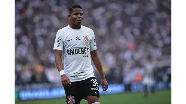 Wesley durante confronto contra o Atlético-MG no Campeonato Brasileiro de 2024.