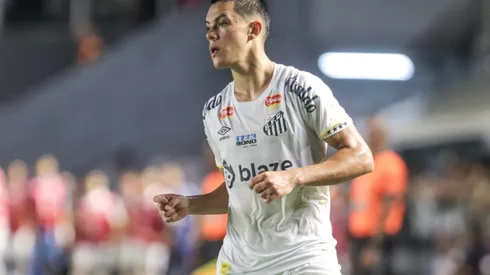 JP Chermont jogador do Santos