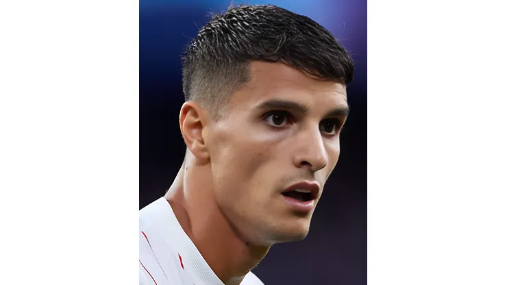 Erik Lamela of Sevilla FC looks on during the UEFA Champions League group G match between Sevilla FC and RB Salzburg at Estadio Ramon Sanchez Pizjuan on September 14, 2021 in Seville, Spain. Timão desistiu do atacante. (Photo by Fran Santiago/Getty Images)