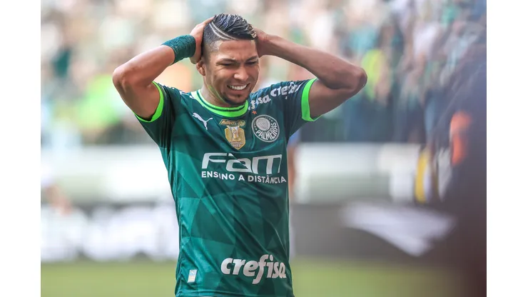 Rony jogador do Palmeiras lamenta chance perdida durante partida contra o Botafogo no estadio Arena Allianz Parque pelo campeonato BRASILEIRO A 2023. Atleta deve deixar o clube. Foto: Marcello Zambrana/AGIF