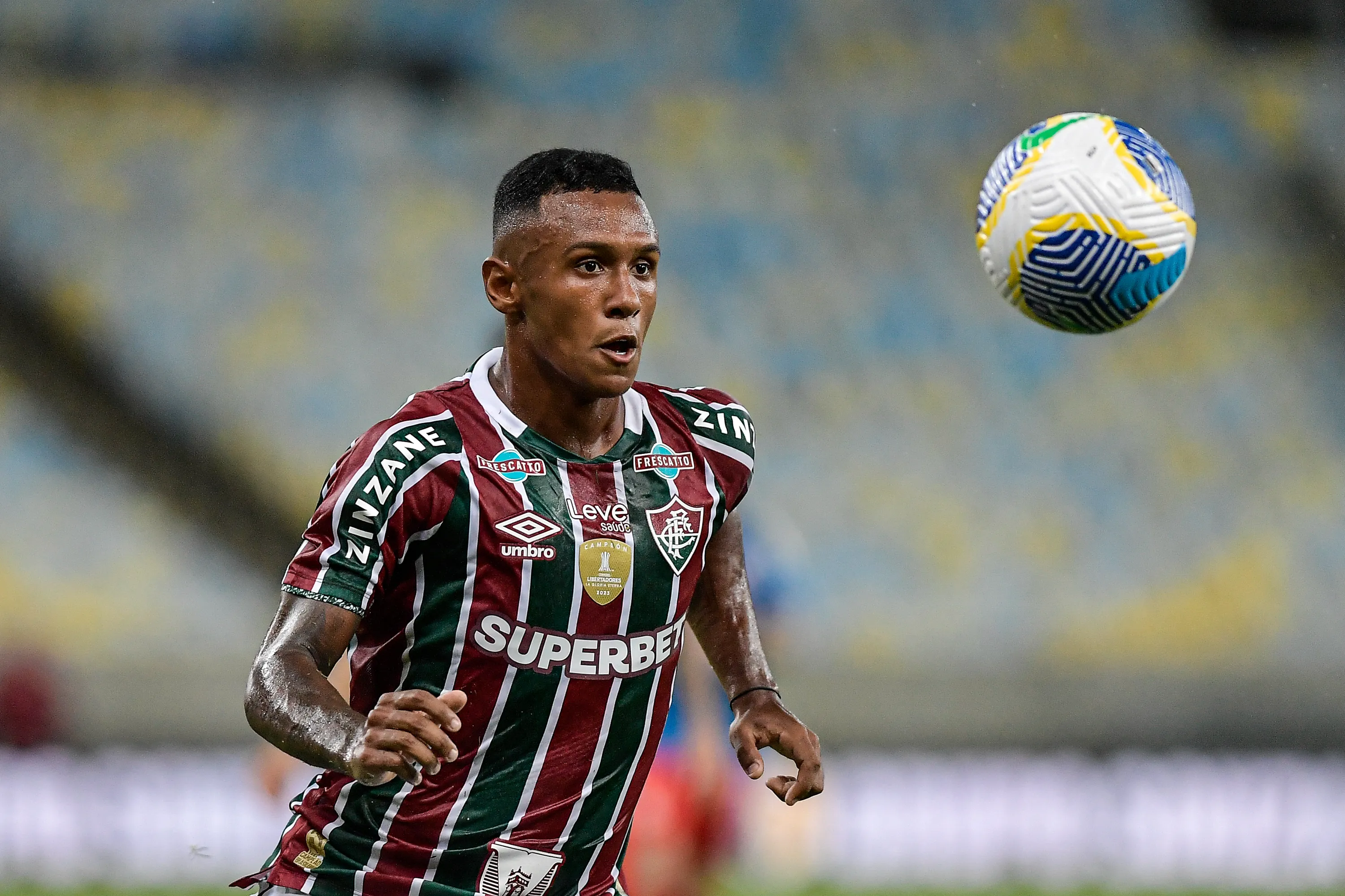 Marquinhos deve fechar com o Cruzeiro – Foto: Thiago Ribeiro/AGIF.