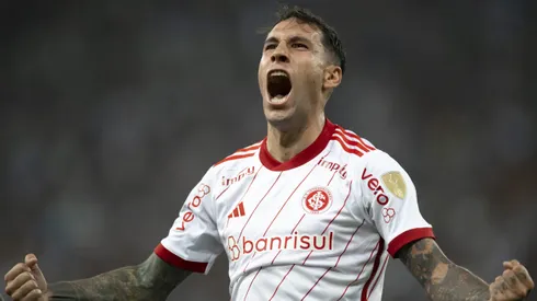 Coudet confirma saída de Hugo Mallo do Internacional (Imagem: Jorge Rodrigues/AGIF)