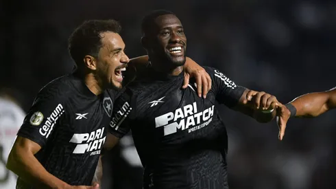 Bastos ganha sequência e vive boa fase no Botafogo (Imagem: Thiago Ribeiro/AGIF)